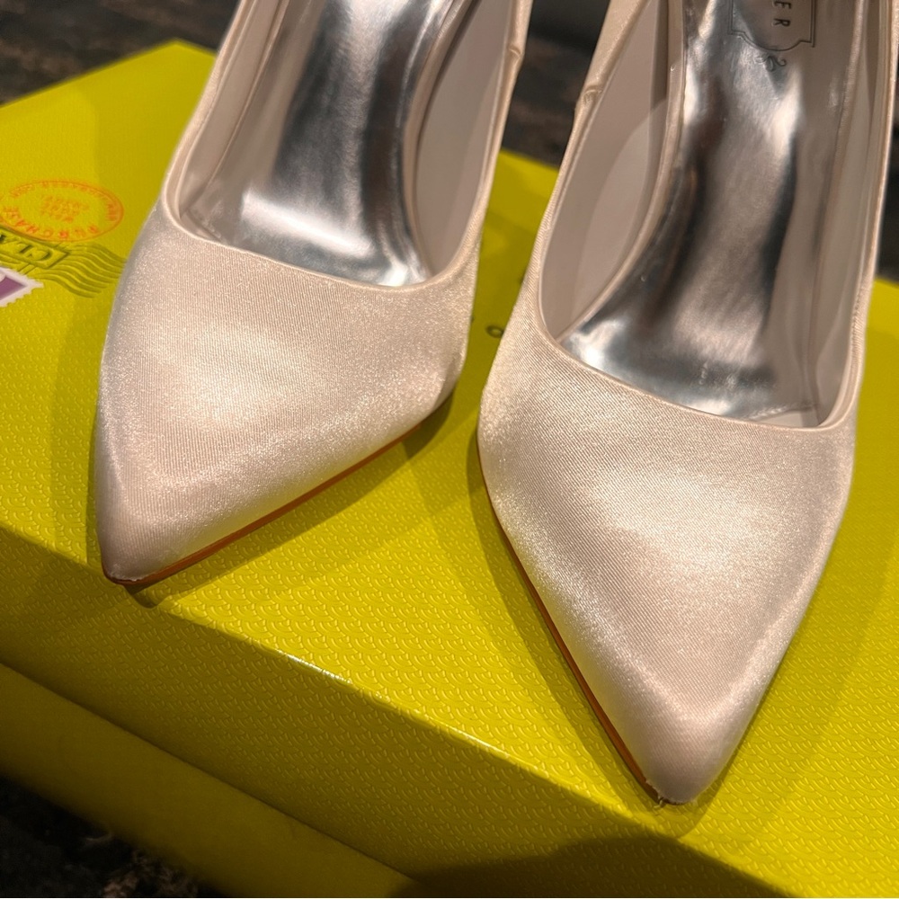 LIKE NEW TED BAKER LONDON MIEON STILETTOS IN LIGHT CREAM - WORN ONCE INDOORS! - Picture 6 of 16